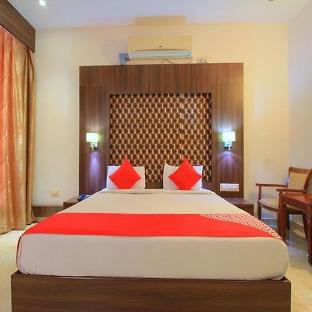 Grand Milestone Hotel Mysore Luaran gambar