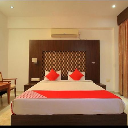 Grand Milestone Hotel Mysore Luaran gambar