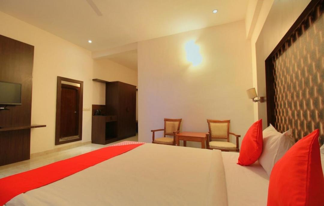 Grand Milestone Hotel Mysore Luaran gambar