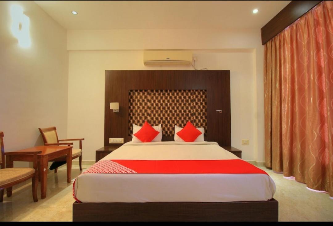 Grand Milestone Hotel Mysore Luaran gambar