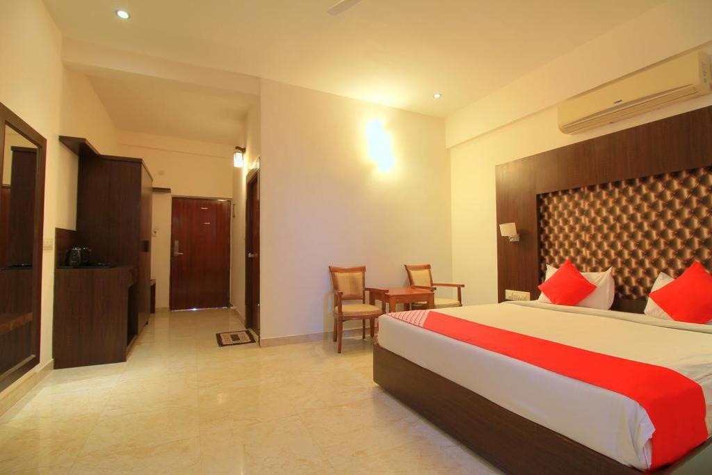 Grand Milestone Hotel Mysore Luaran gambar